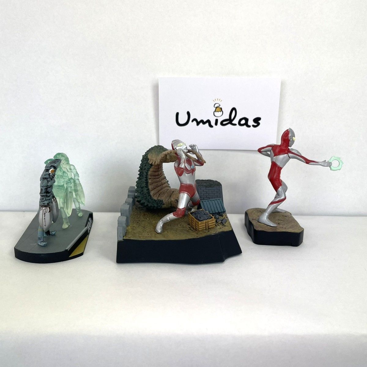 ウルトラマン】ウルトラ怪獣名鑑戯画 3体セット 貴重！ - メルカリ