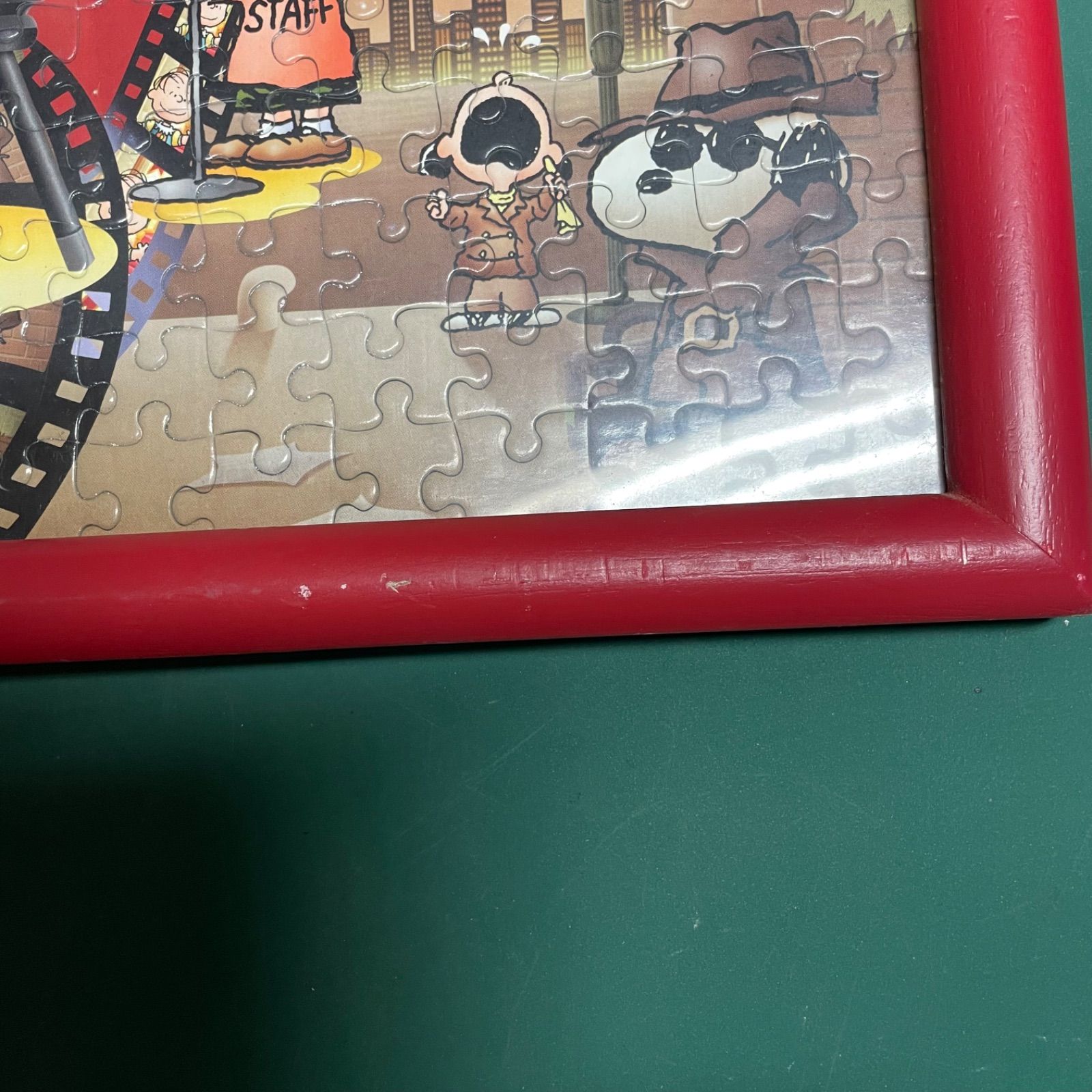 スヌーピージグソーパズル「ディレクター スヌーピー」300ピース 額