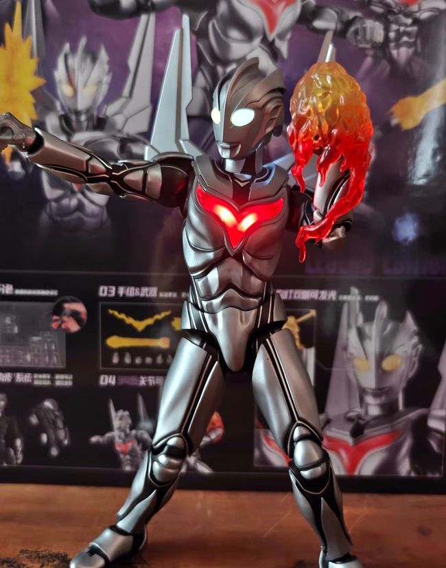 中国限定 ウルトラマンノア プラモデル アクション フィギュア 発光