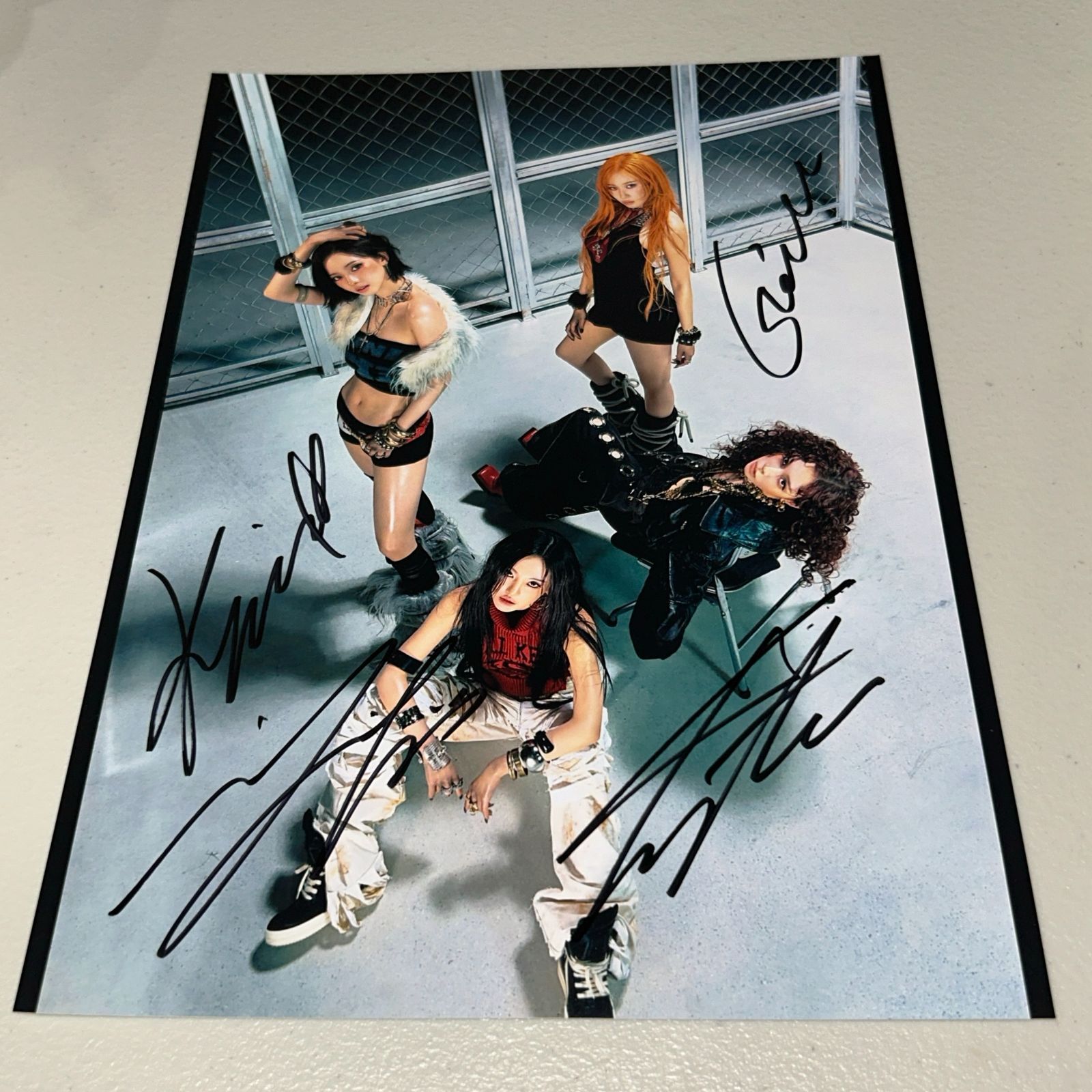 aespa 直筆サイン「Dirty Work」スチール写真(A4サイズ) - メルカリ