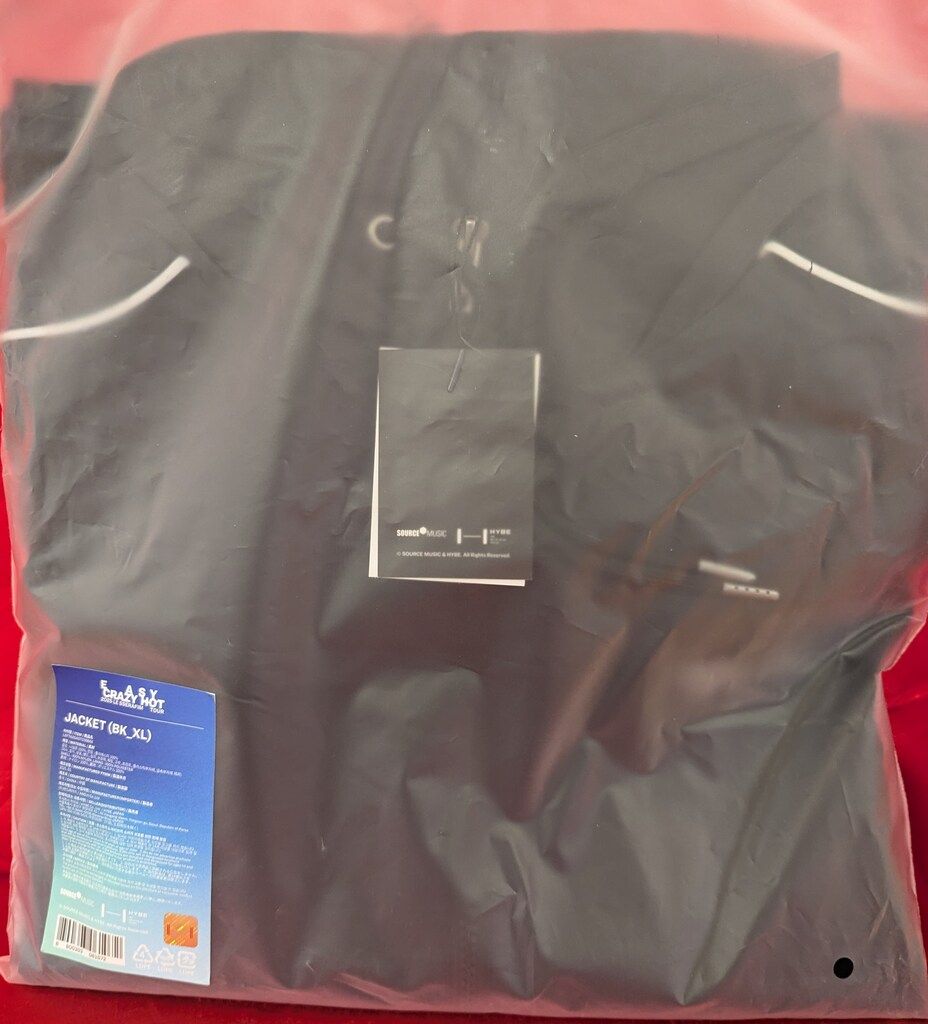 LE SSERAFIM 2025 EASY CRAZY HOT JACKET XLサイズ /XL - メルカリ