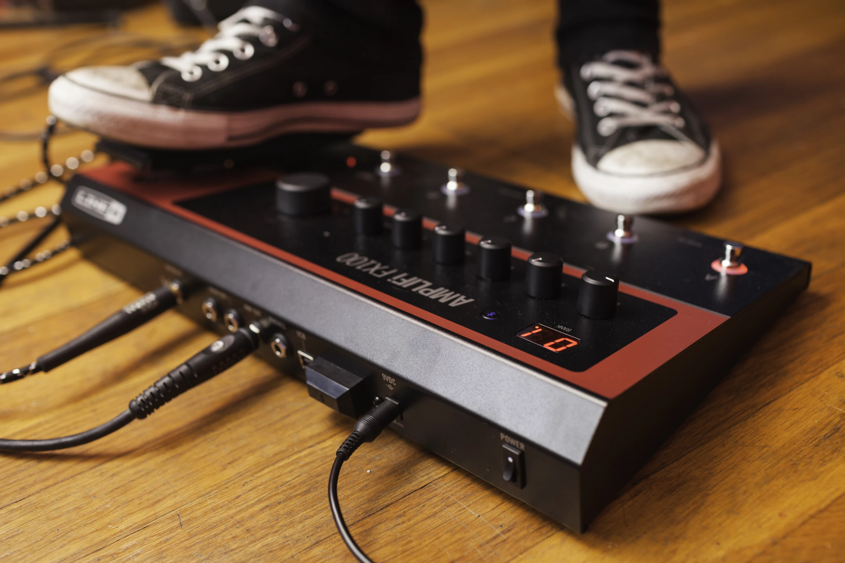 Line 6 introduces the AMPLIFi FX100