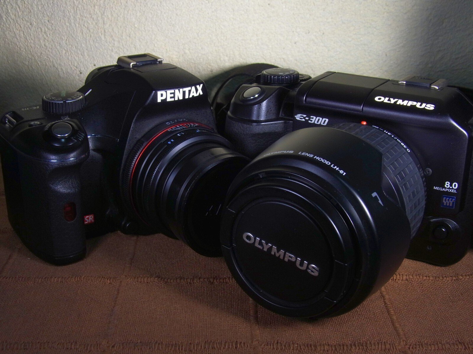 美品 OLYMPUS E-300 ダブルレンズセット カード付 一眼レフカメラ