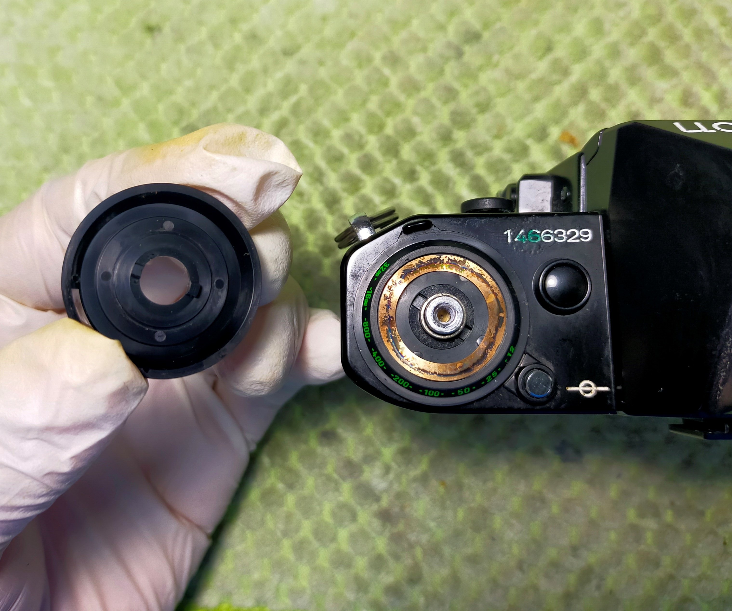 Canon AE-1 PROGRAMの分解｜フィルムカメラ修理のアクアカメラ