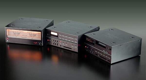 1983年にヴィンテージモデル SA-007 として誕生したザ・コンサイス