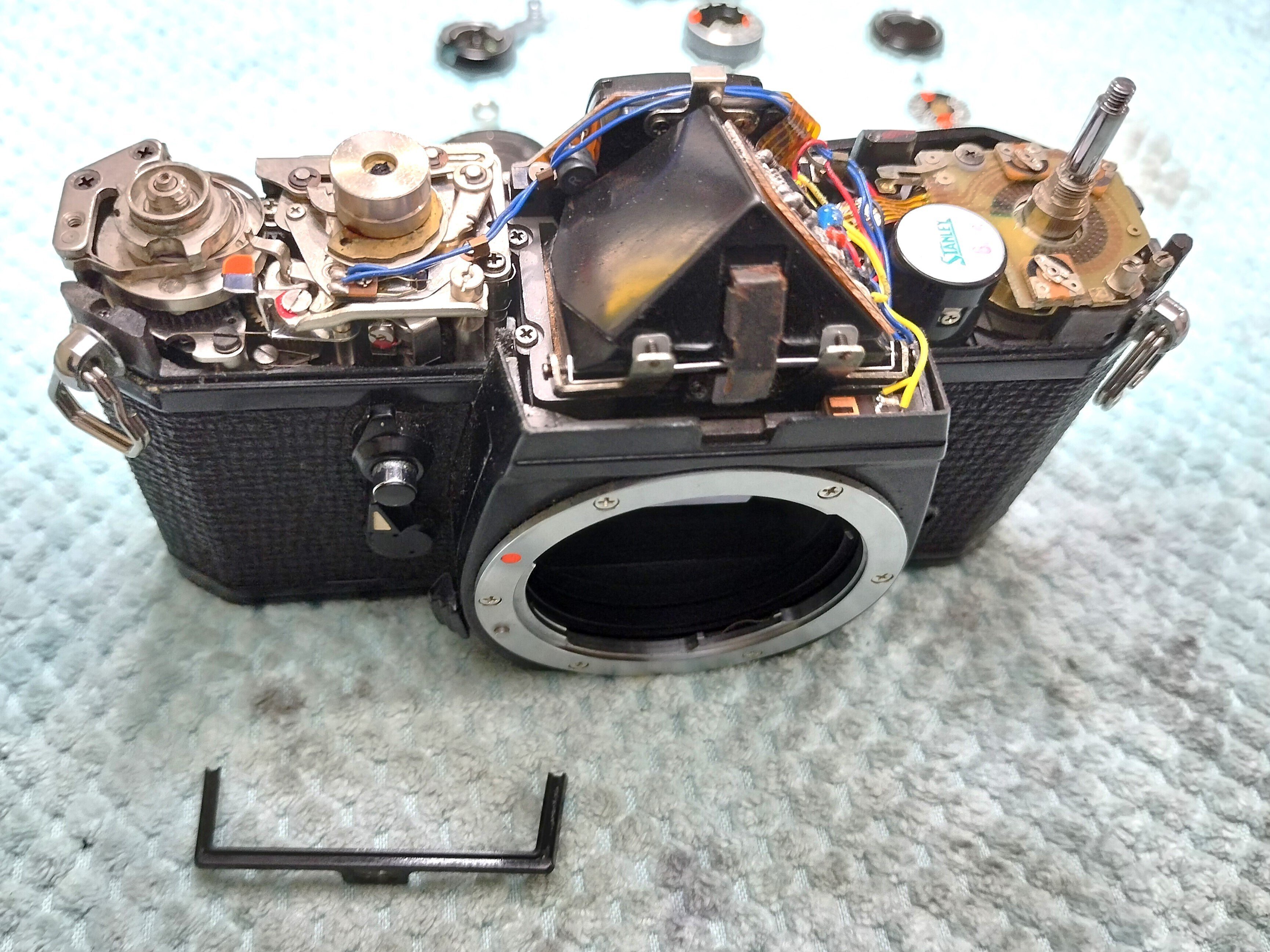 Pentax KXの分解｜フィルムカメラ修理のアクアカメラ