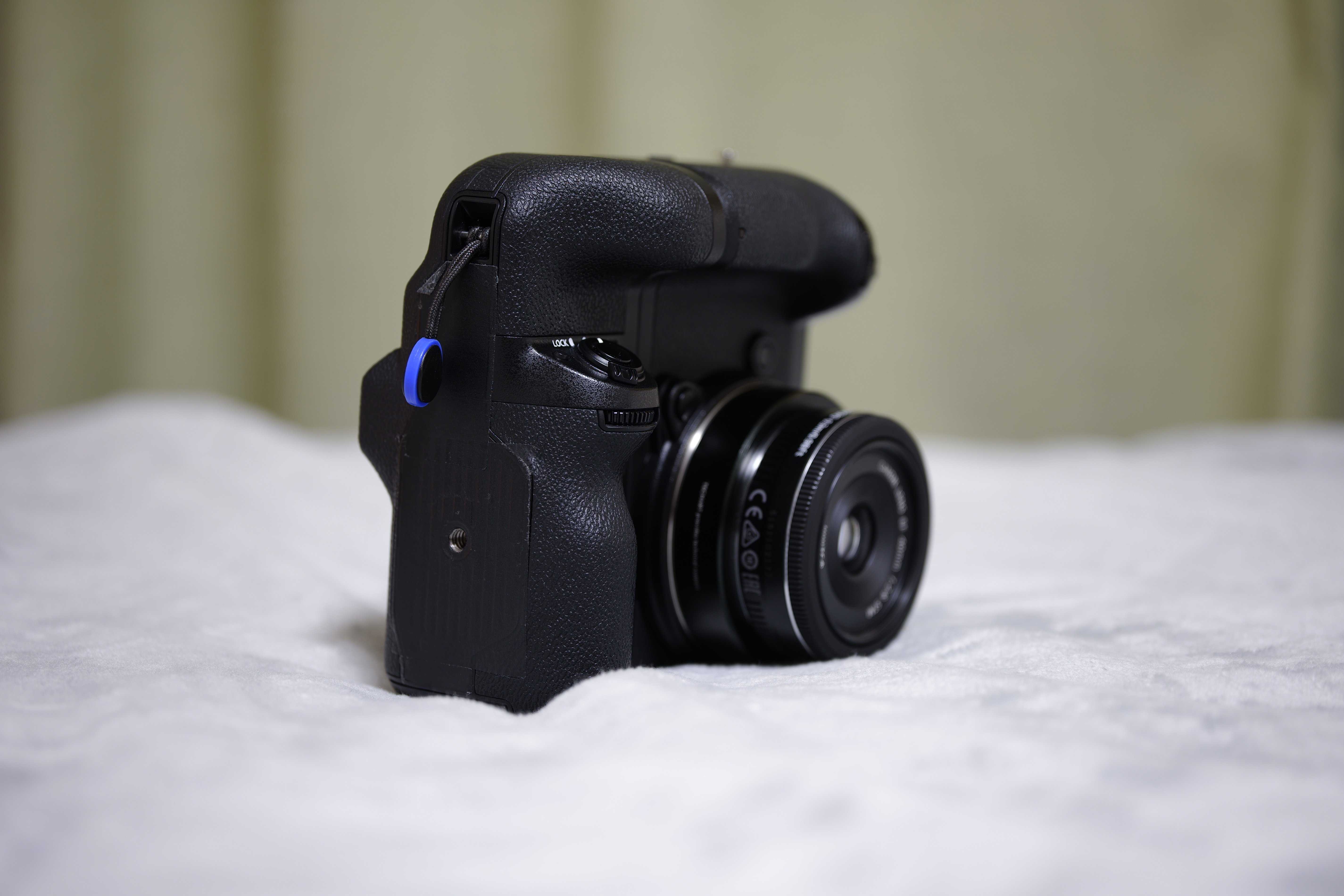 レビュー】GFXで最も縦位置撮影しやすいグリップ VG-GFX1｜プラナリア