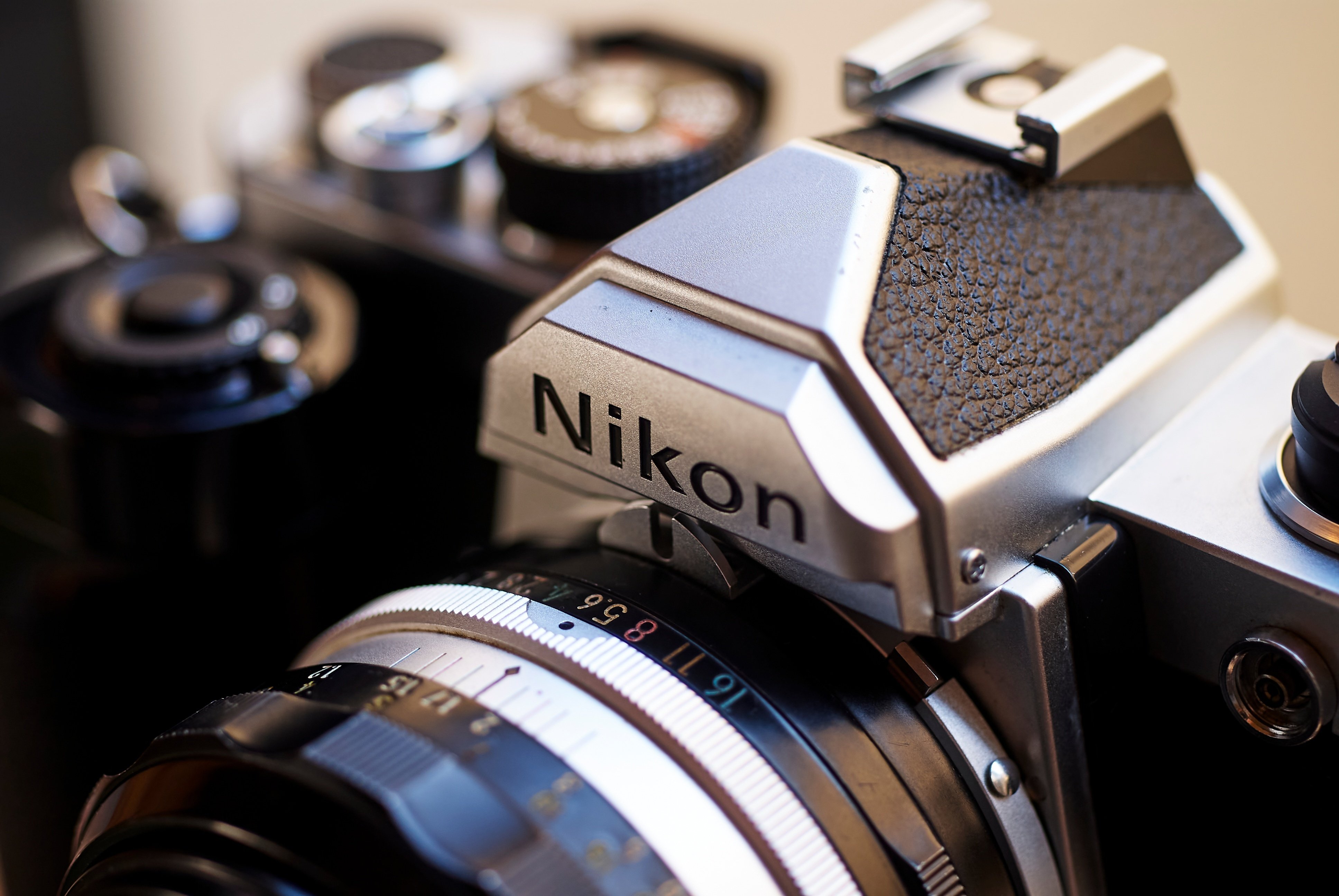 Nikon FM Nikon MD-12 機械式の魅力と醍醐味｜Sven.