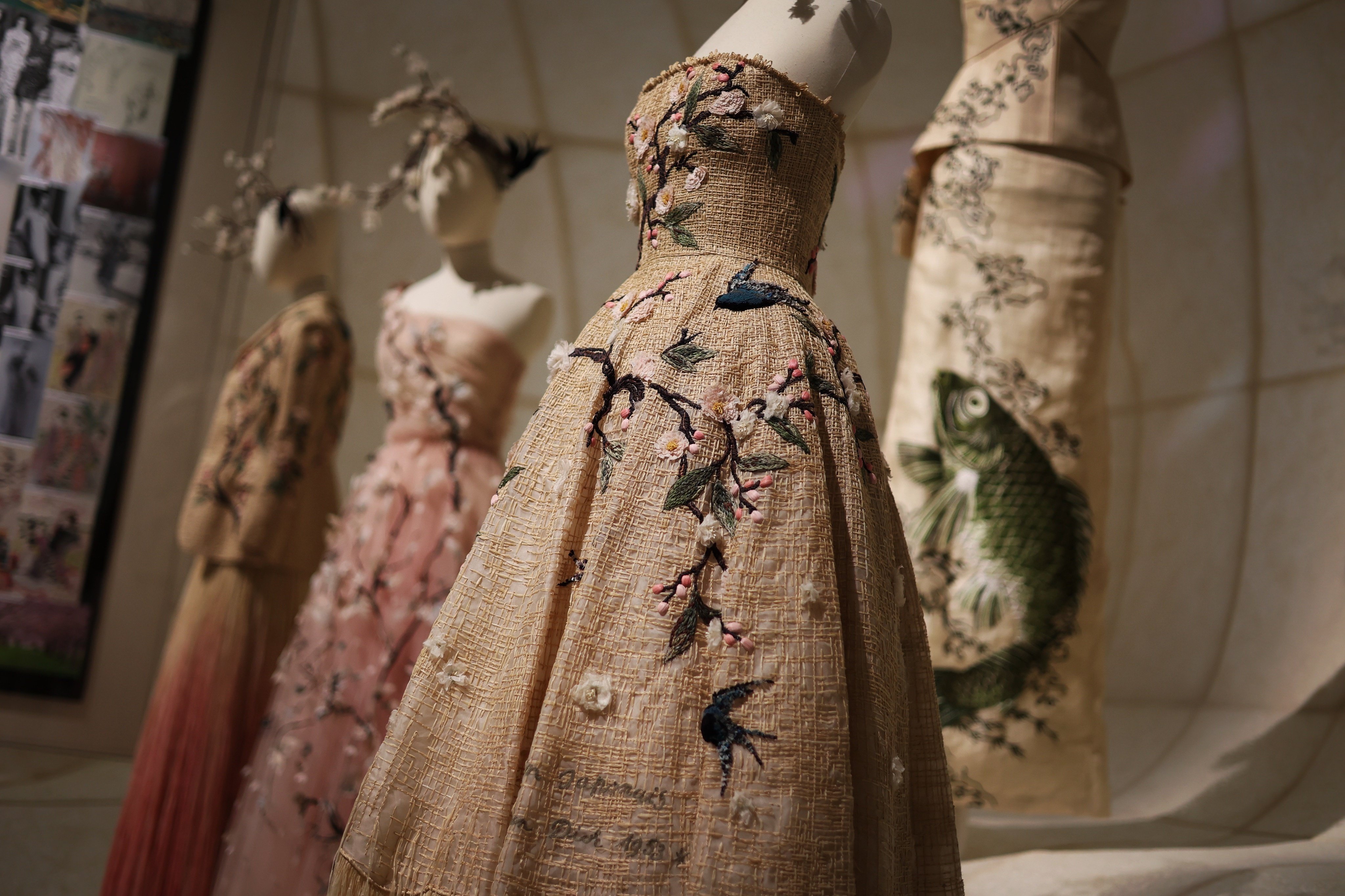 規律と自由の間に生まれる価値｜「クリスチャン・ディオール、夢の