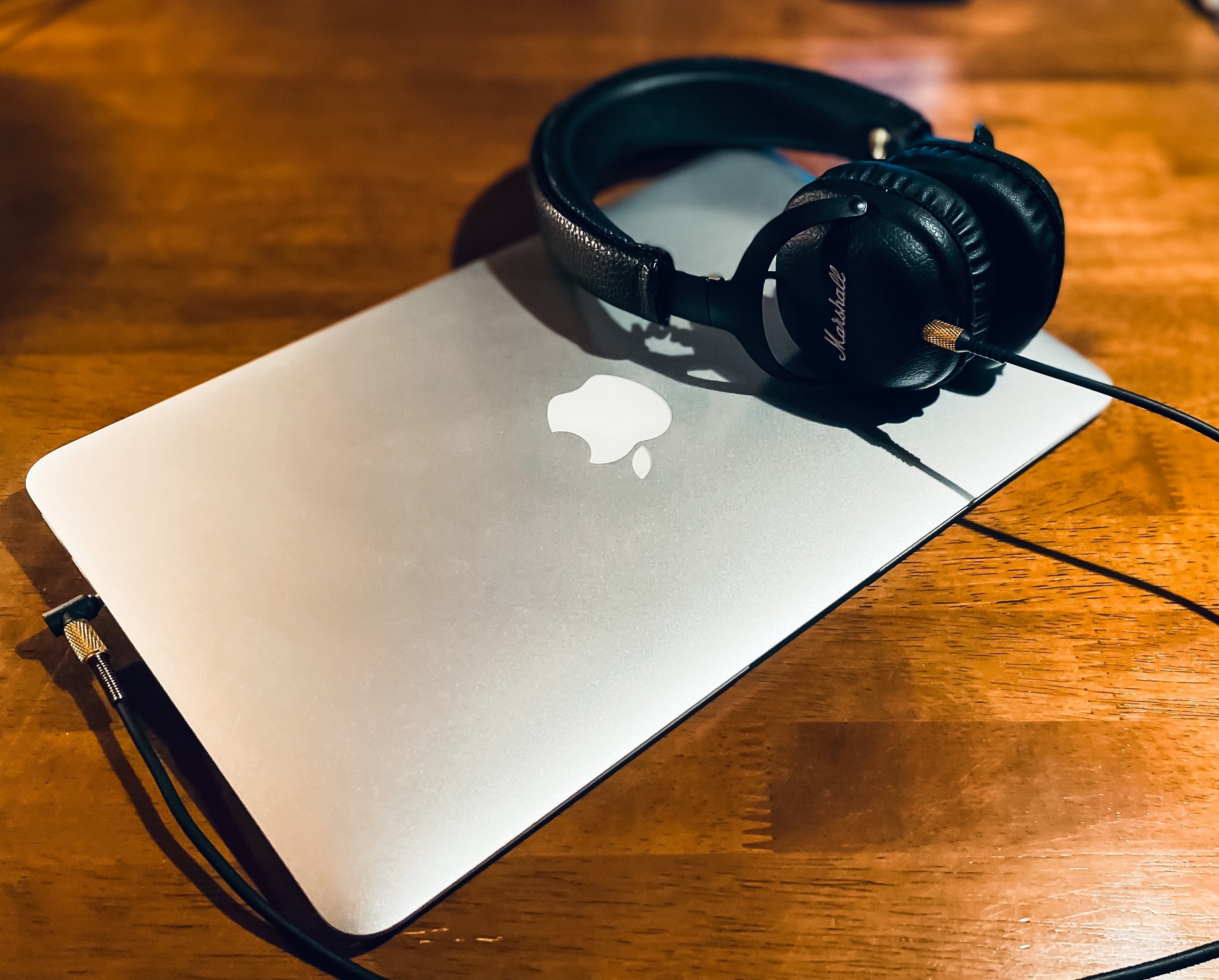 整備済MacBook Air Early 11インチ】M1MAX14愛用者が、中古MacBookを