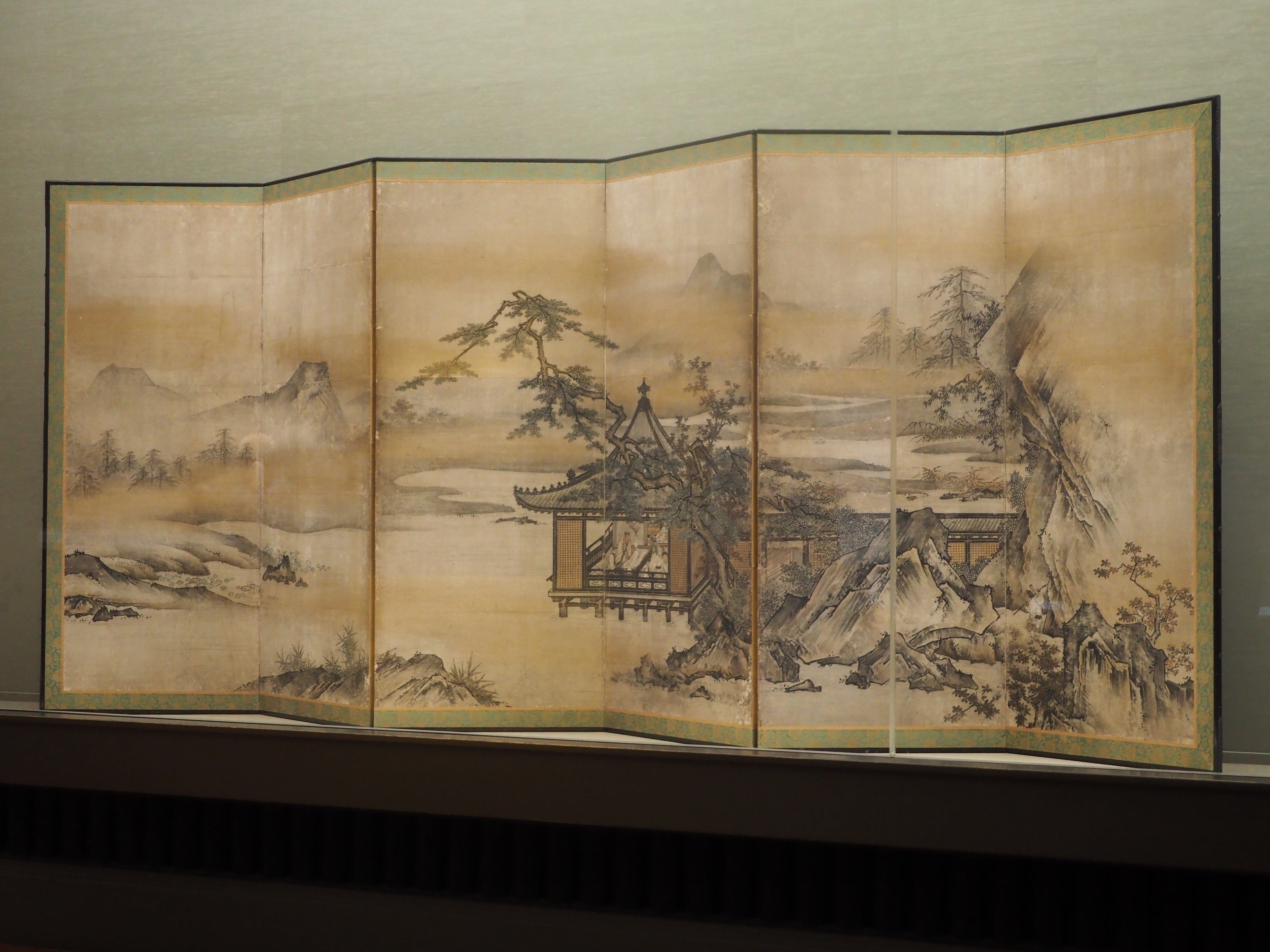 外国人に人気の伝狩野元信《楼閣山水図屏風》を改めて見てみた…＆ 池