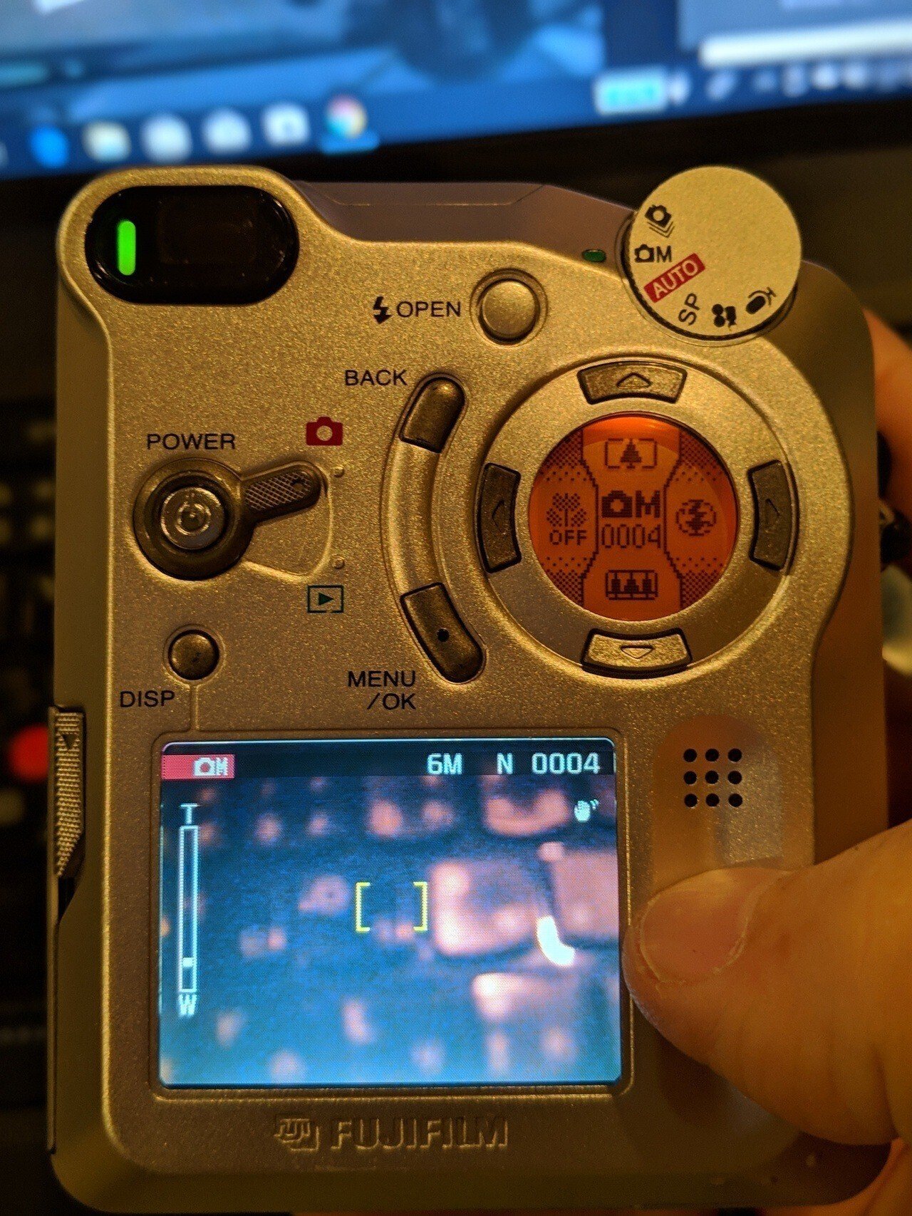 FUJIFILM Finepix 6800Z｜元田中マロ