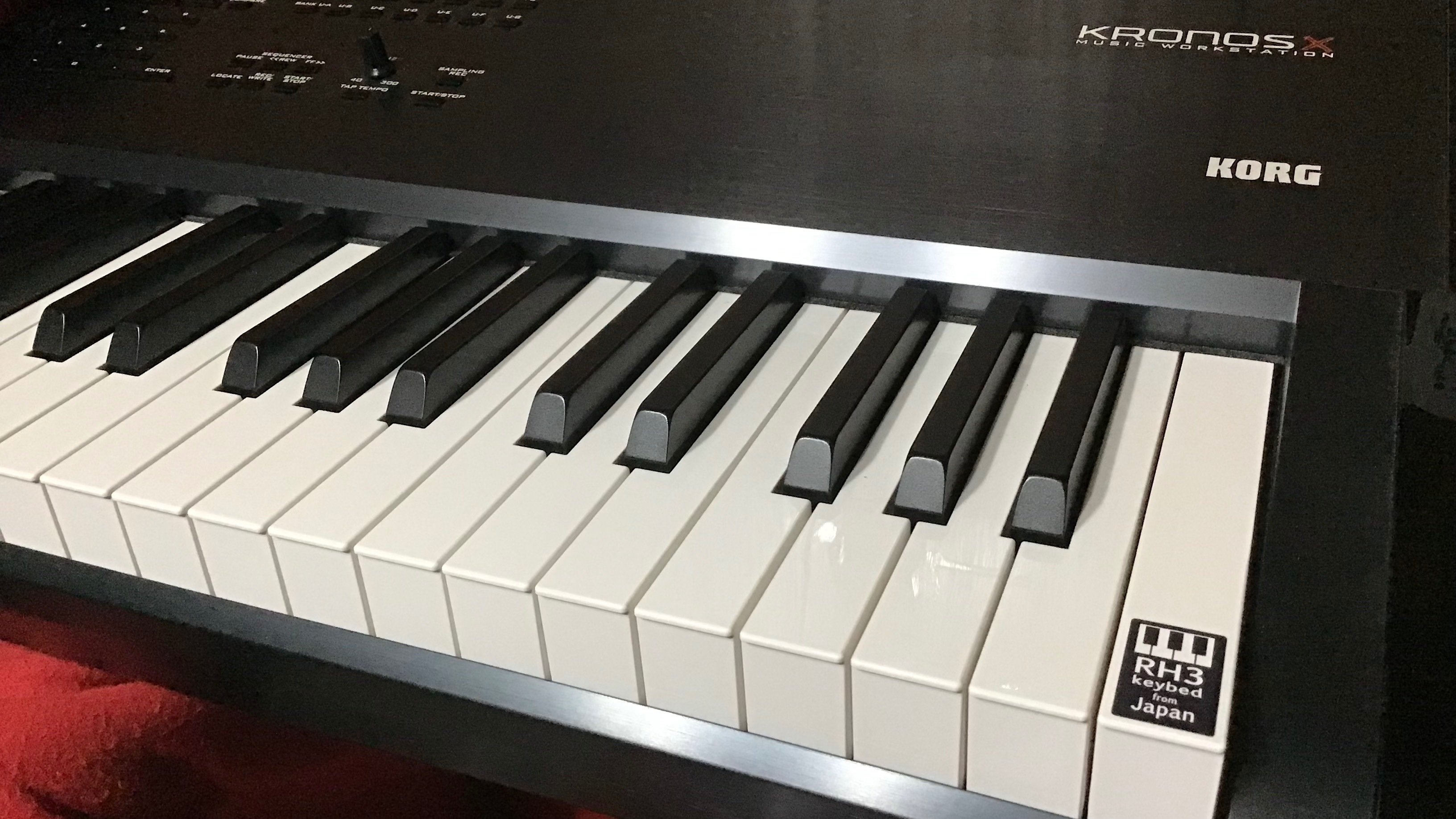 モバイル＆サウンド70]〜プログレ系に人気！？のKORGの国内製の鍵盤