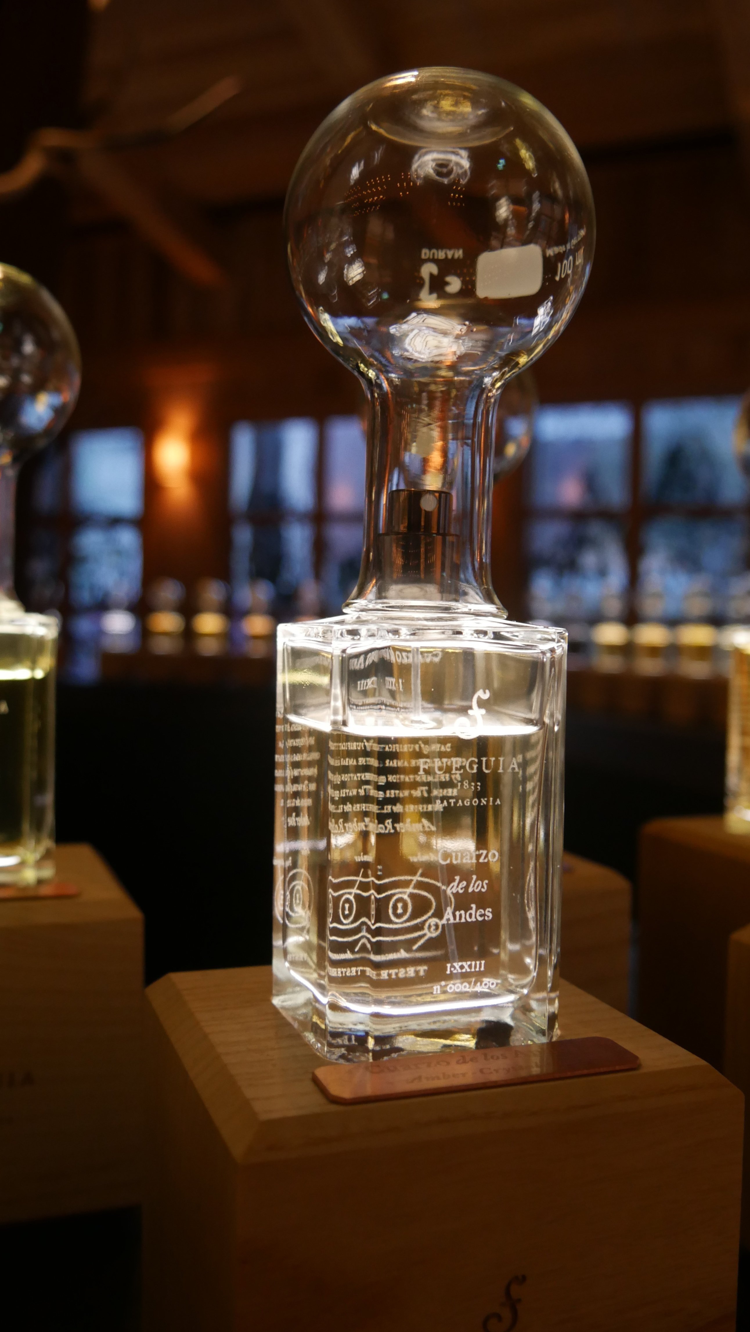 クジラがくれた水晶の香り / FUEGUIA 1833 