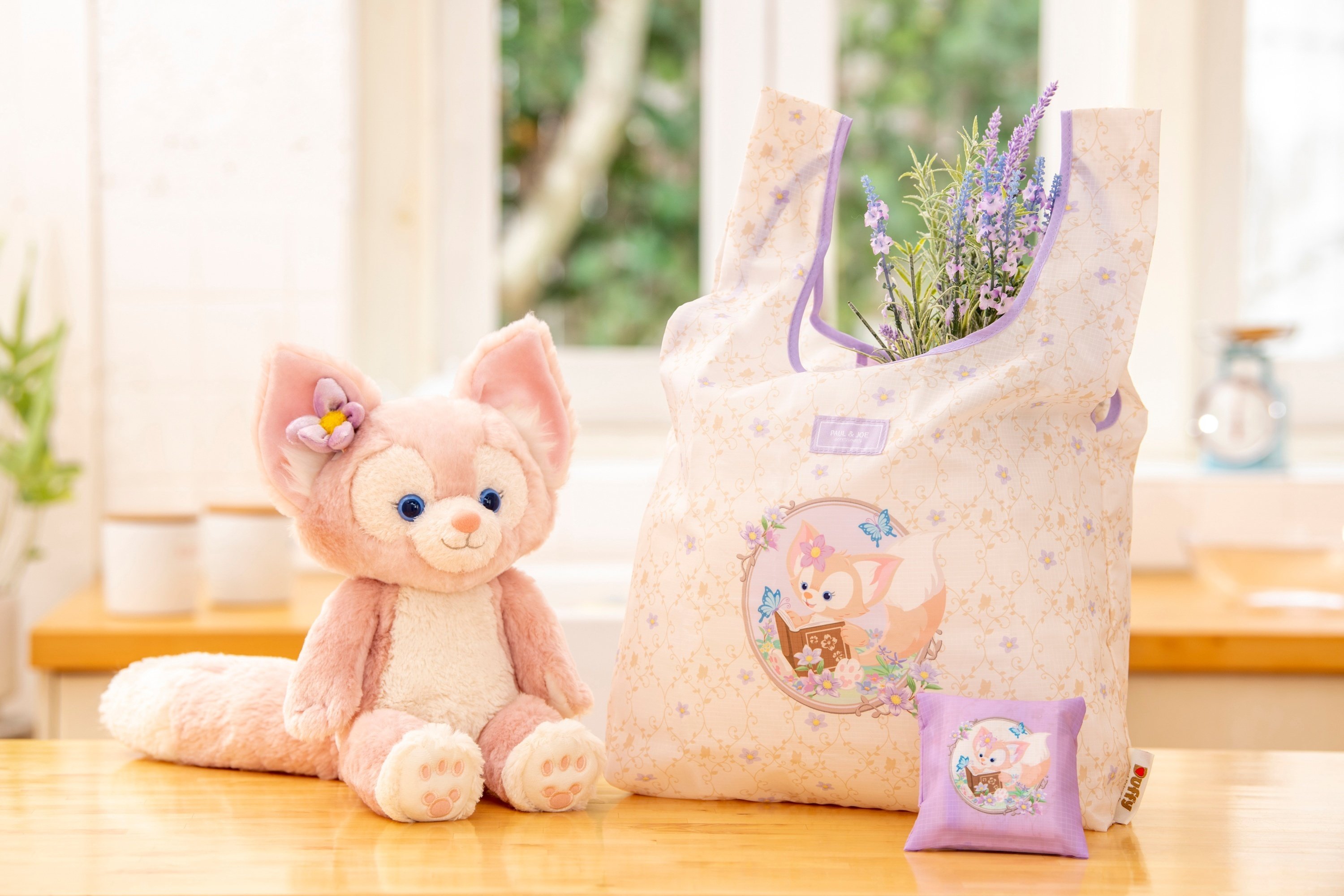 ディズニー リーナベル バッグ 専用 リーナ・ベルがデザインされた東京