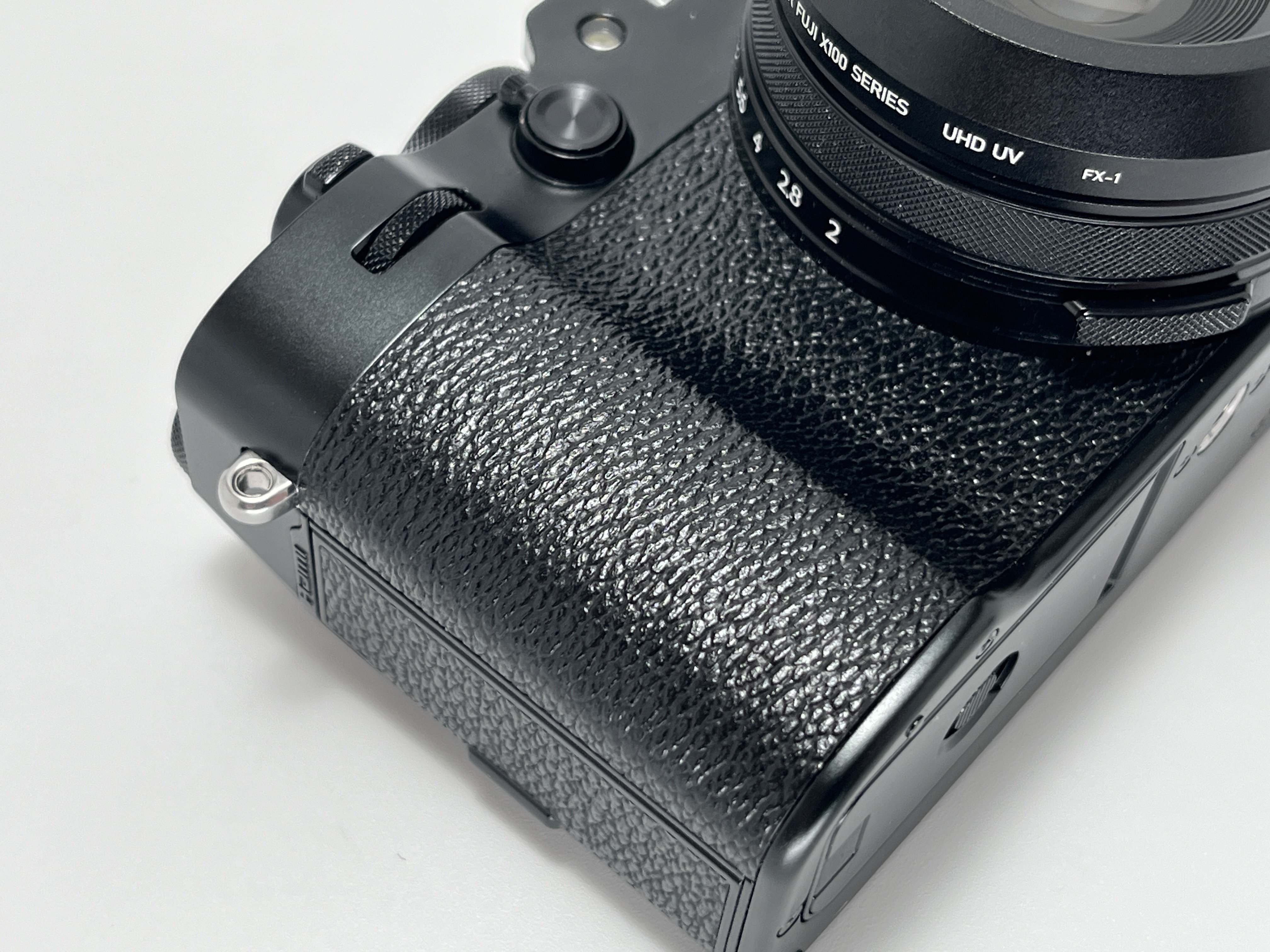 FUJIFILM X100VIにグリップを付けてみた話｜KuroBox