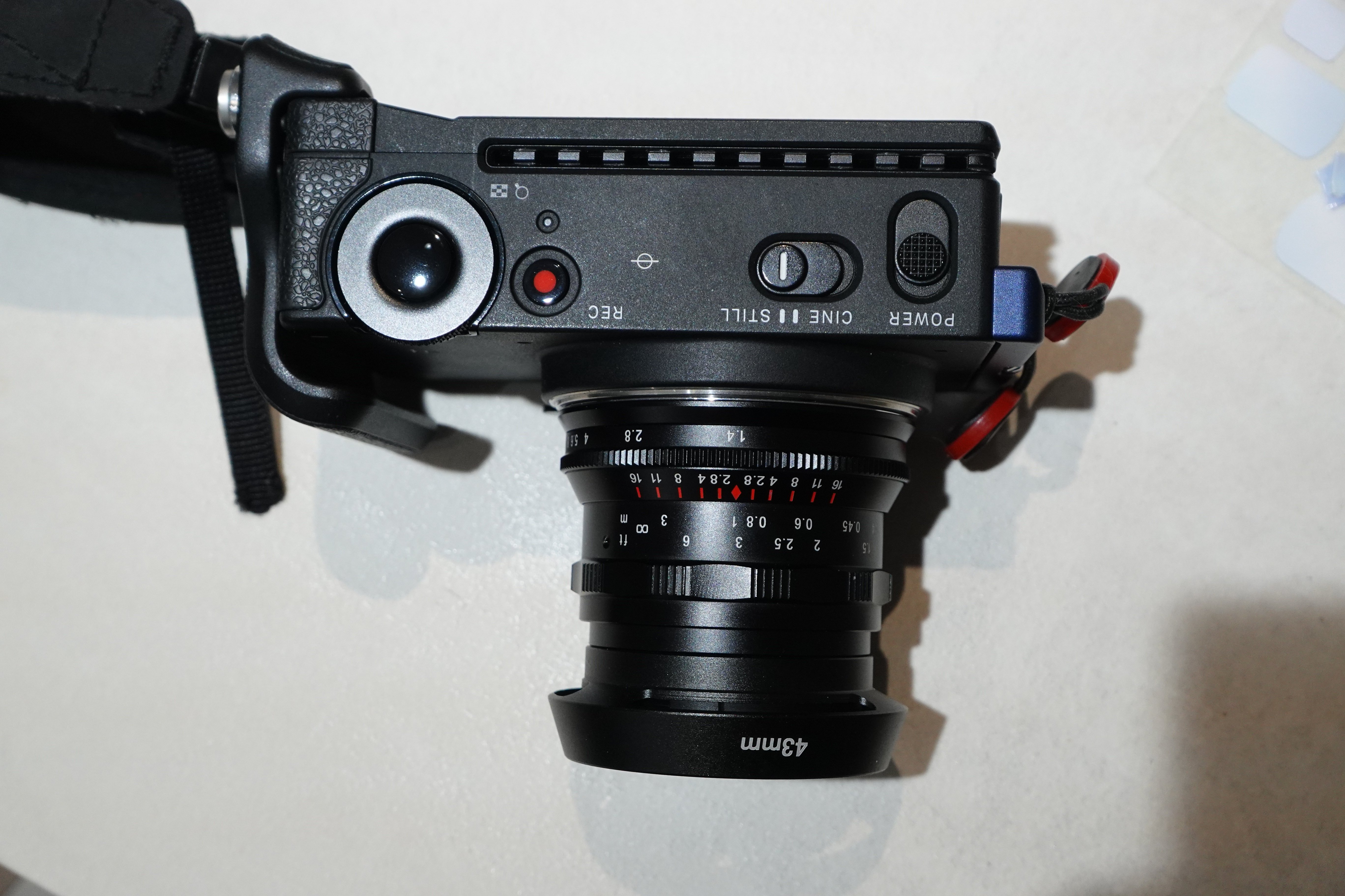 Lマウント小型レンズ PERGEAR 35mm F1.4｜とりごーり