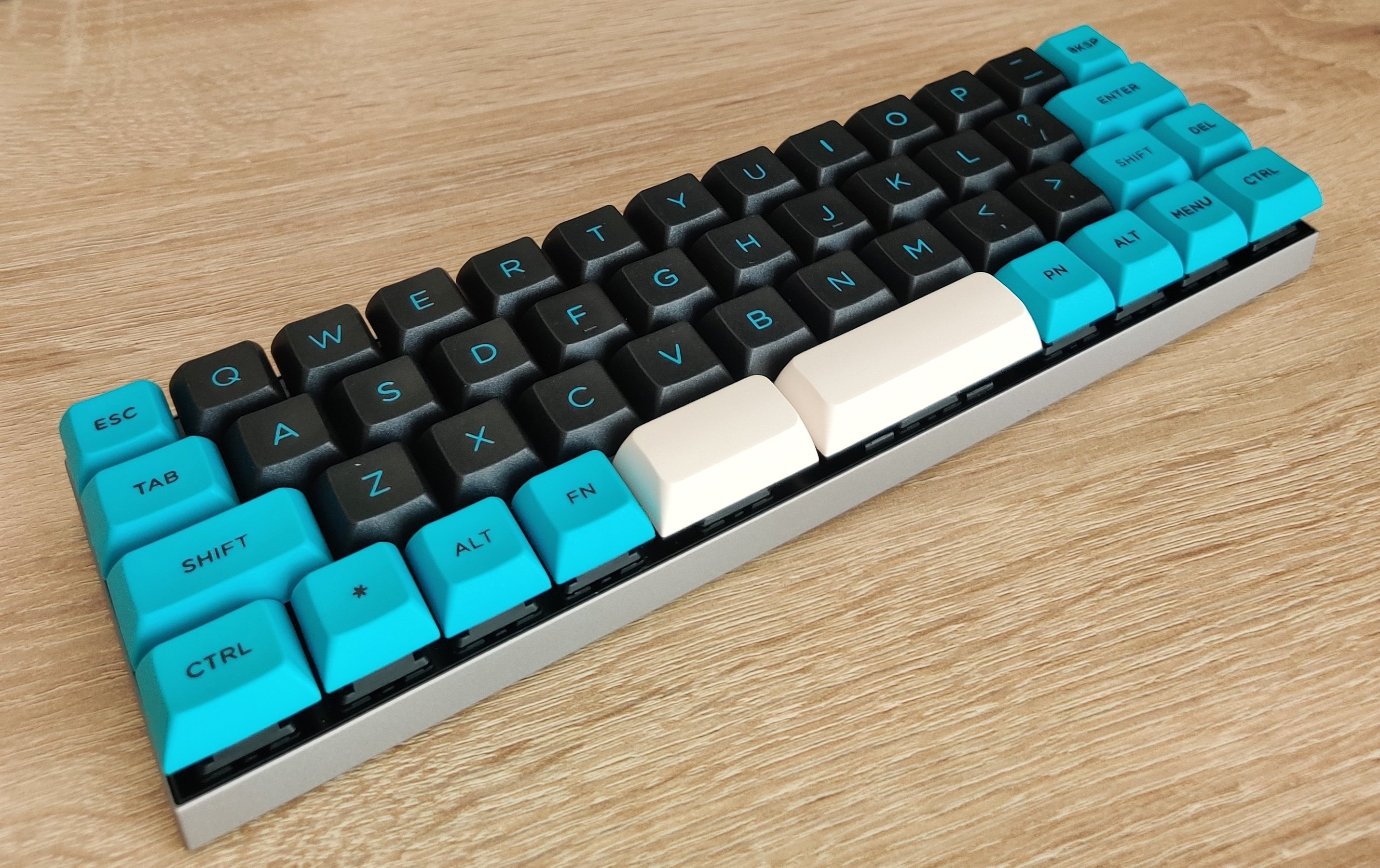 2017年発売の40％メカニカルキーボードを今も使っている理由。｜taox