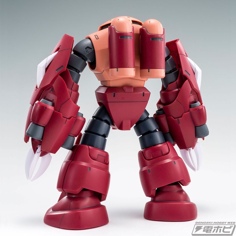 アッグ、アッグガイ、ジュアッグ、ゾゴックの特徴を融合させた両腕部を