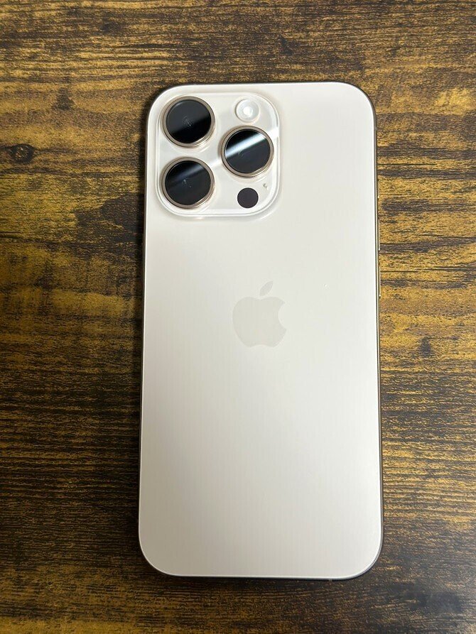 iPhone 16 Pro デザートチタニウム 128GB」がやってきた！開封の儀から