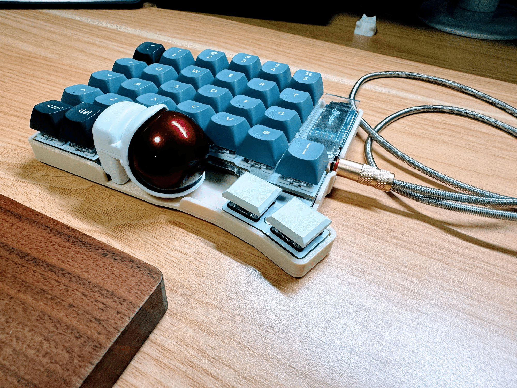 トラックボール付きキーボード「Keyball61」1ヶ月の利用レビュー