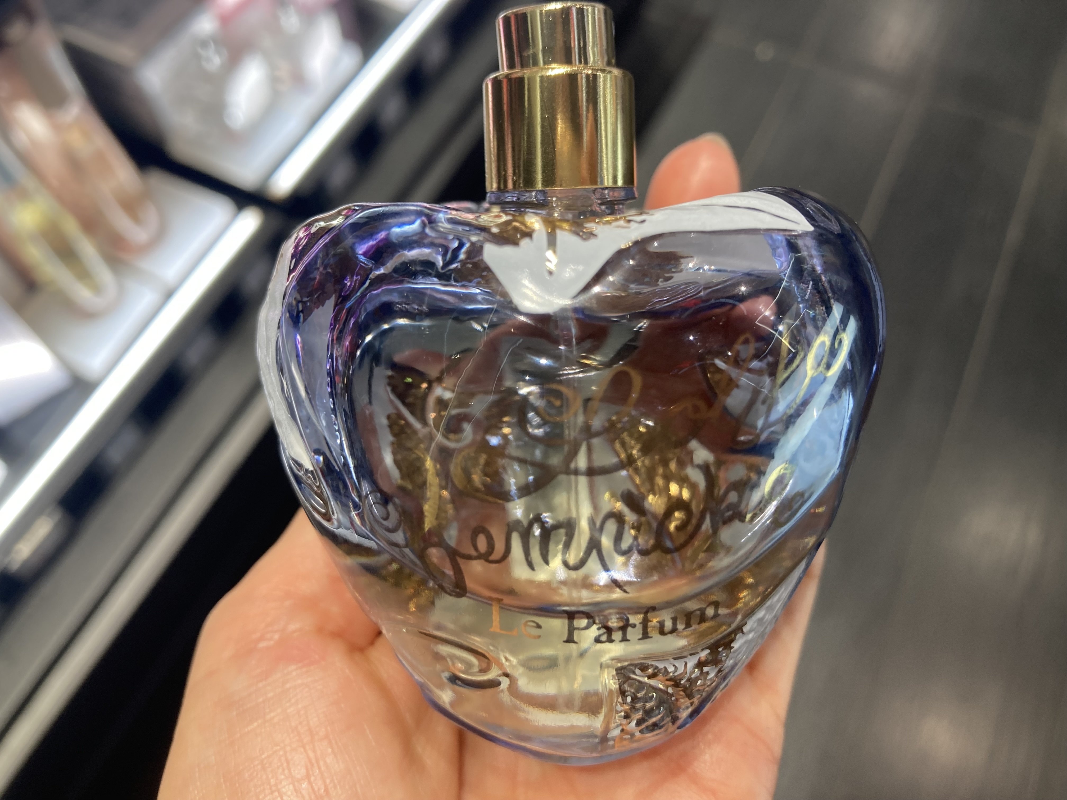 あまい蜜には毒がある、という香水「ロリータレンピカ」｜香り好き