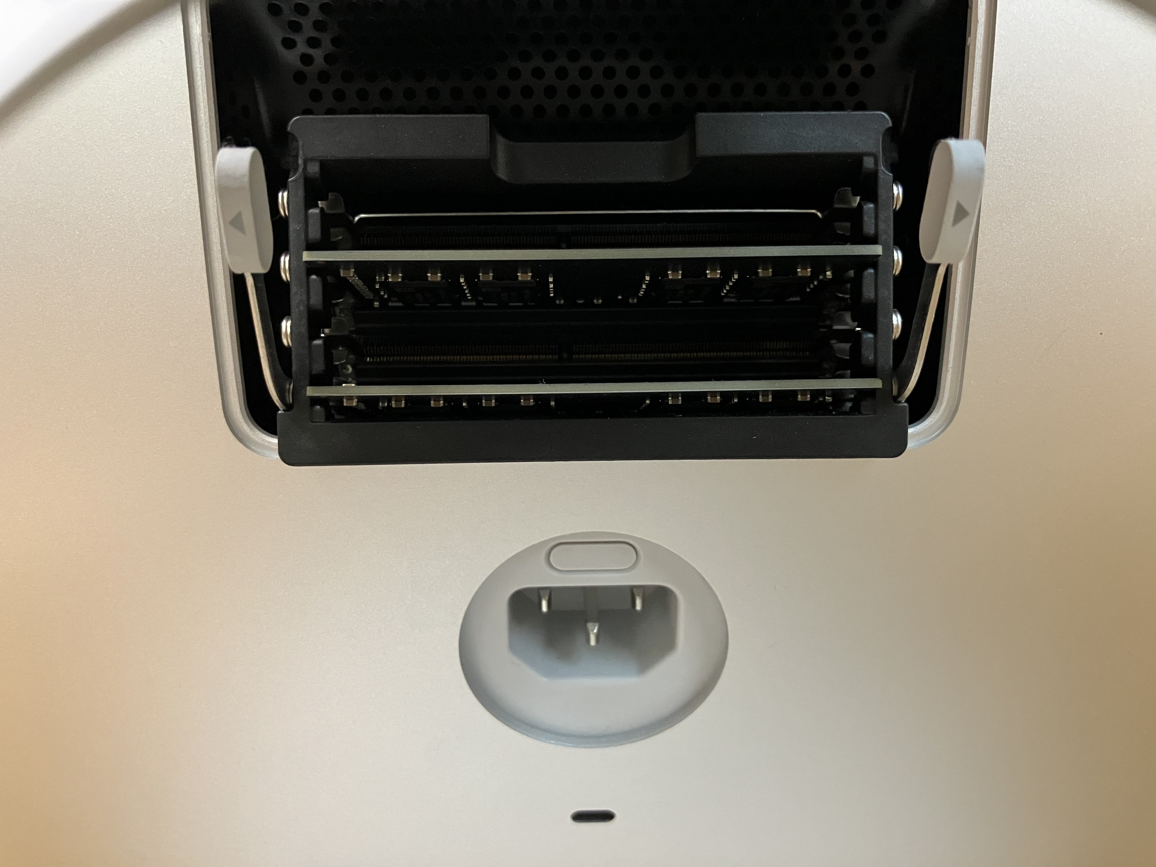 iMacのメモリを増やしてみよう。【iMac 2020 27-inch】｜aLog。