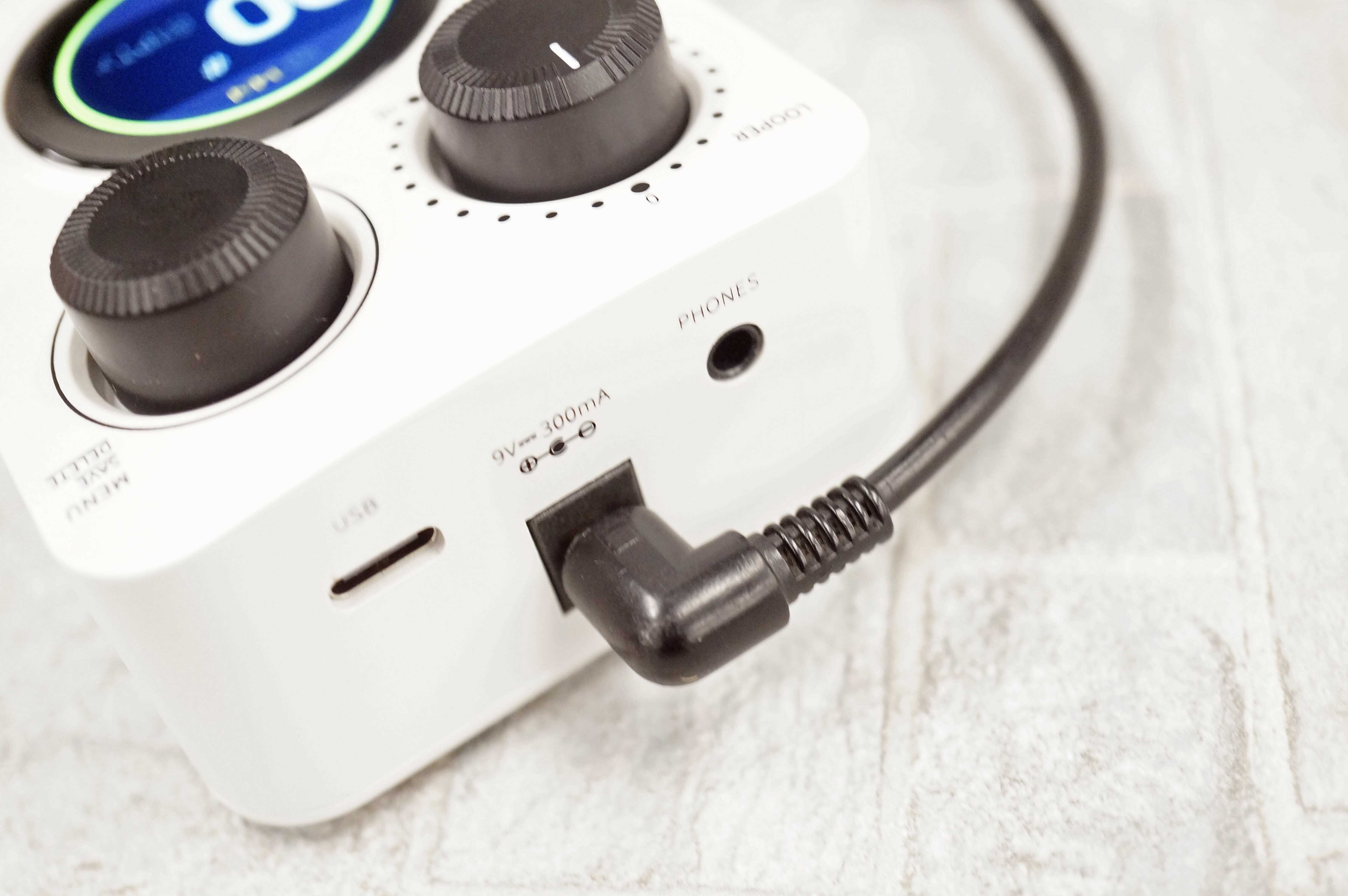 コンパクトでも多機能なルーパー＋ドラムマシンペダル！Mooer GL100