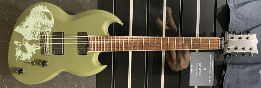 DIR EN GREY 薫 使用ギターまとめ｜べにしょうが