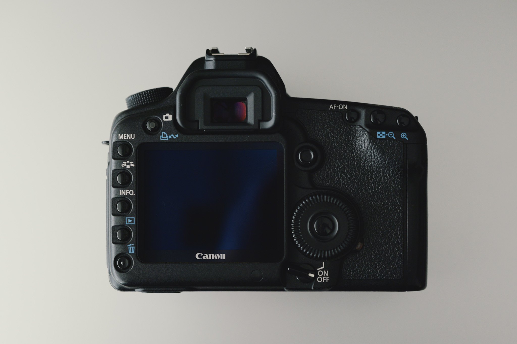 初めての一眼レフ機を購入【Canon EOS 5D markⅡ】：なぜ今このカメラ