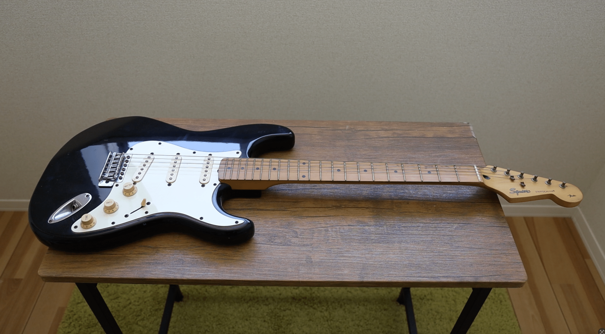 詳細不明のSquier Stratocaster 1｜Croquetteギター機材研究