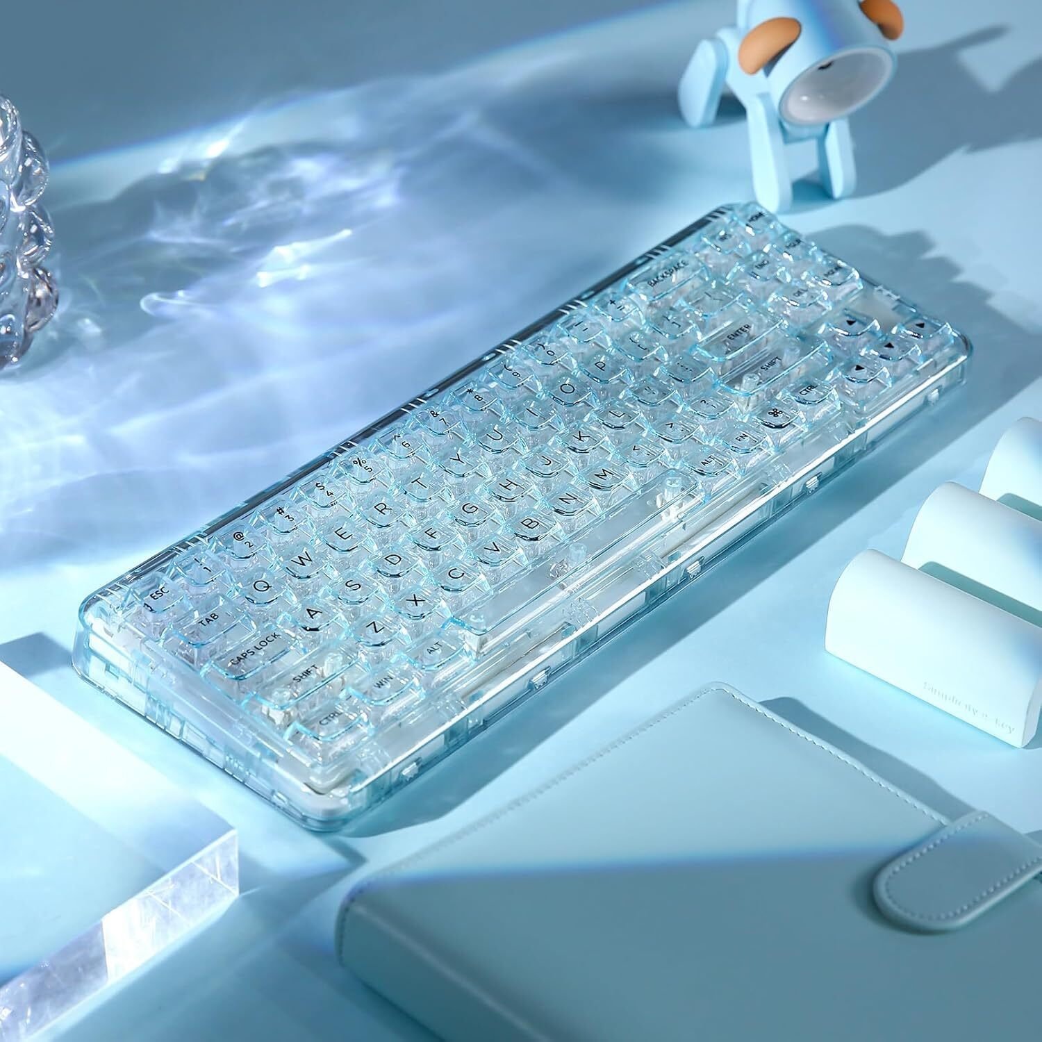 ガジェットレビュー】YUNZII X71はデスクがアートになる透明キーボード