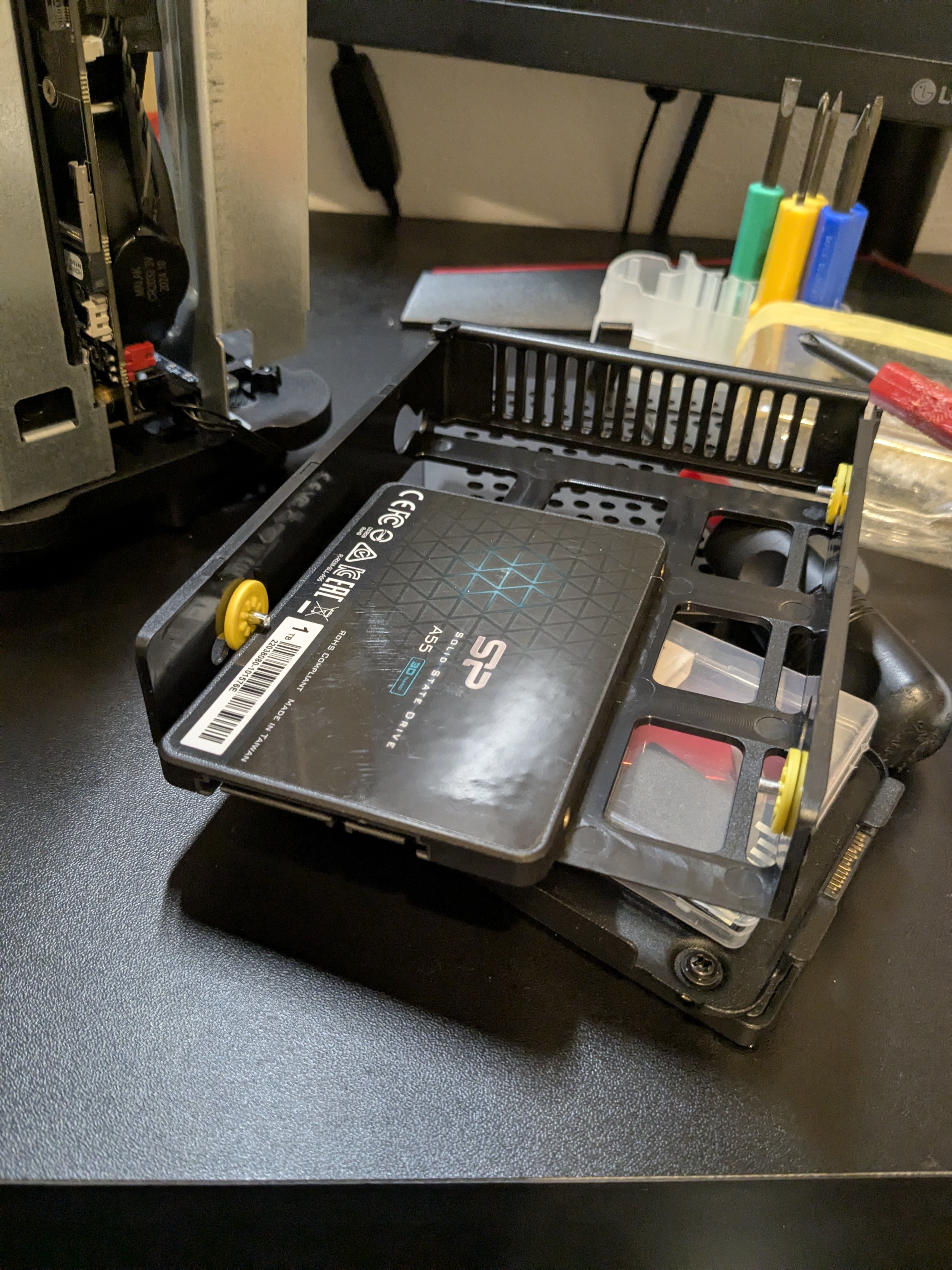 NASを成す：ミニPCでNASを自作(成功編？その1、組み立て・OS導入