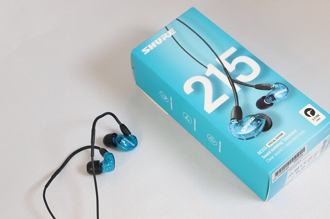 ゲーミング界の隠れた名機？Shure SE215（AONIC 215）レビュー：プロ