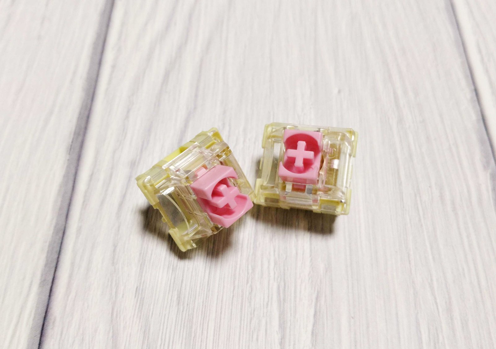 TTC Golden Pink Switch V2 軽くてスムーズな軽快リニア｜五月雨