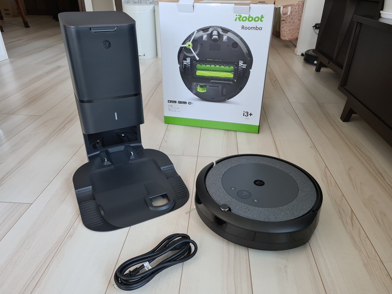 2/27_【ルンバ i3+①】昨日発売したばかりの最新ルンバ i3+をお借り