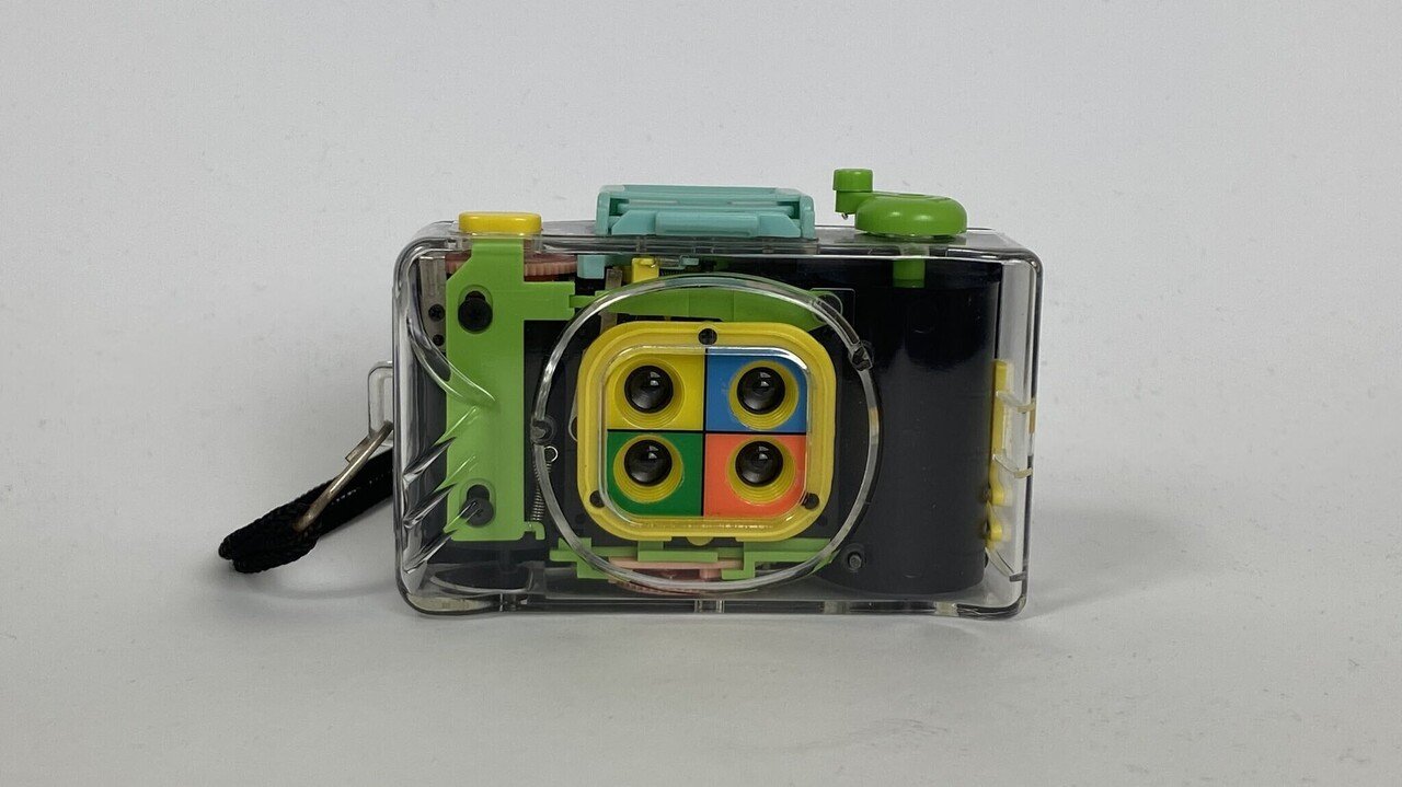 4連写できるフィルムカメラ Lomography ActionSamplerで遊ぶ｜高夏