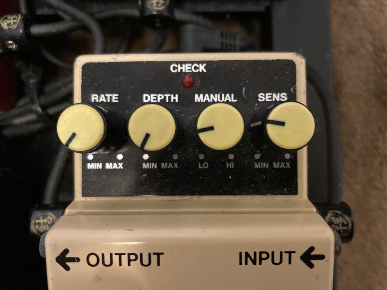 エフェクターレビュー】BOSS AW-2 Auto Wah ～「ワウペダルが使えなく