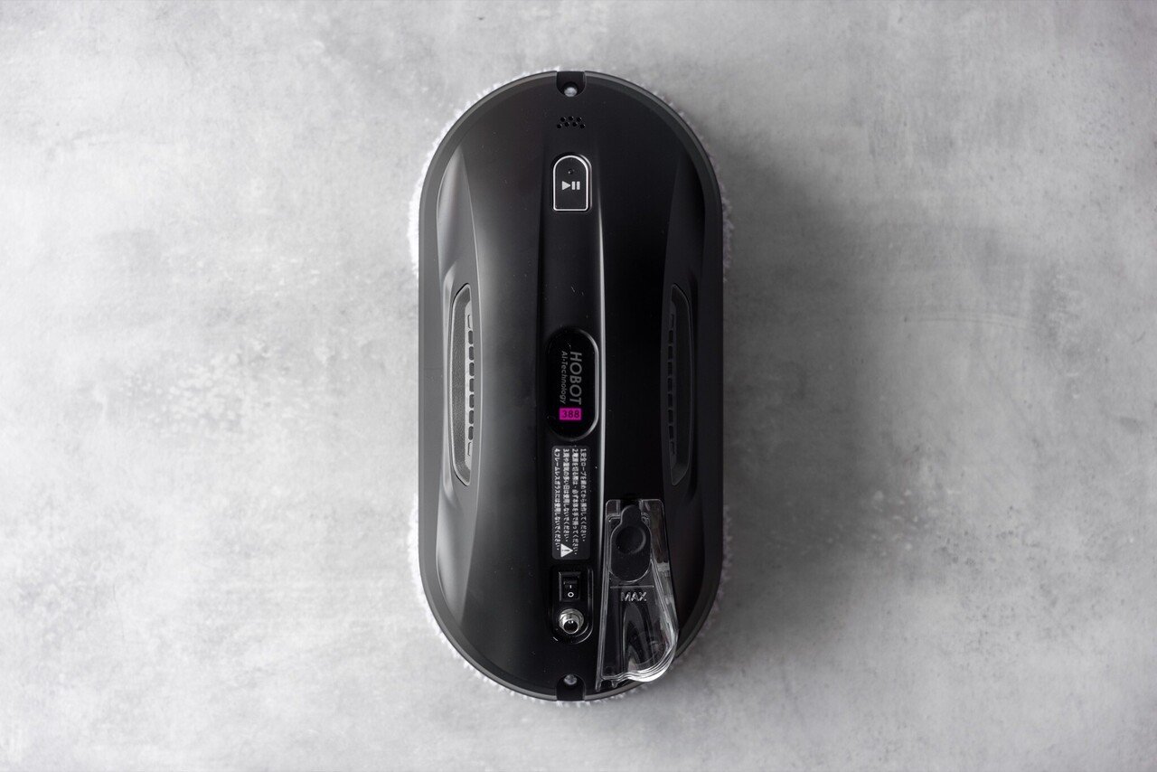 049 AIで窓拭き革命！自動で水拭きしてくれる掃除ロボット「HOBOT388