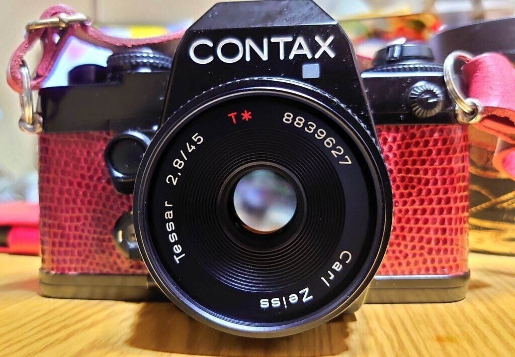 レンズの話をしよう ⑤ 〜【縦横無尽】CONTAX Vario-Sonnar 80-200mm