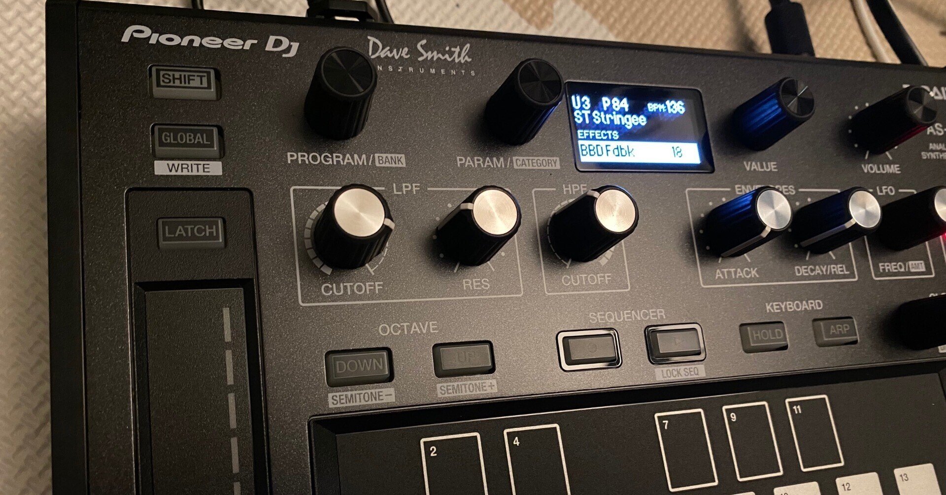 孤高のアナログモノシンセ pioneerdj toraiz as-1｜しがらみ