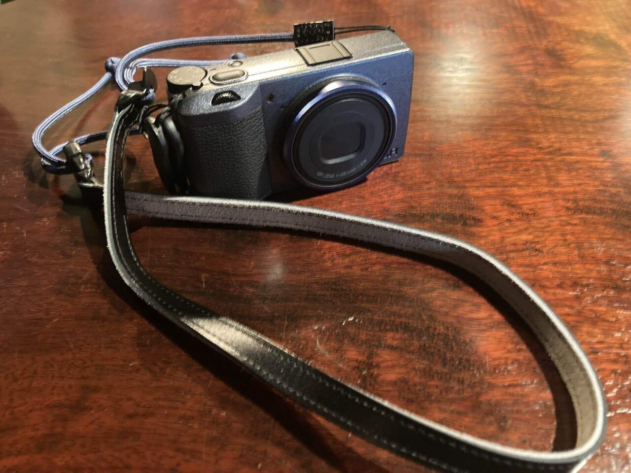 GR3xの相棒ストラップを決めました。｜dim📷