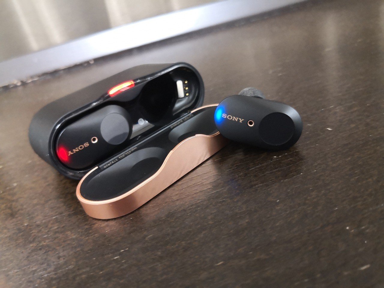 WF-1000XM3が片耳だけで使えない件｜菱田哲