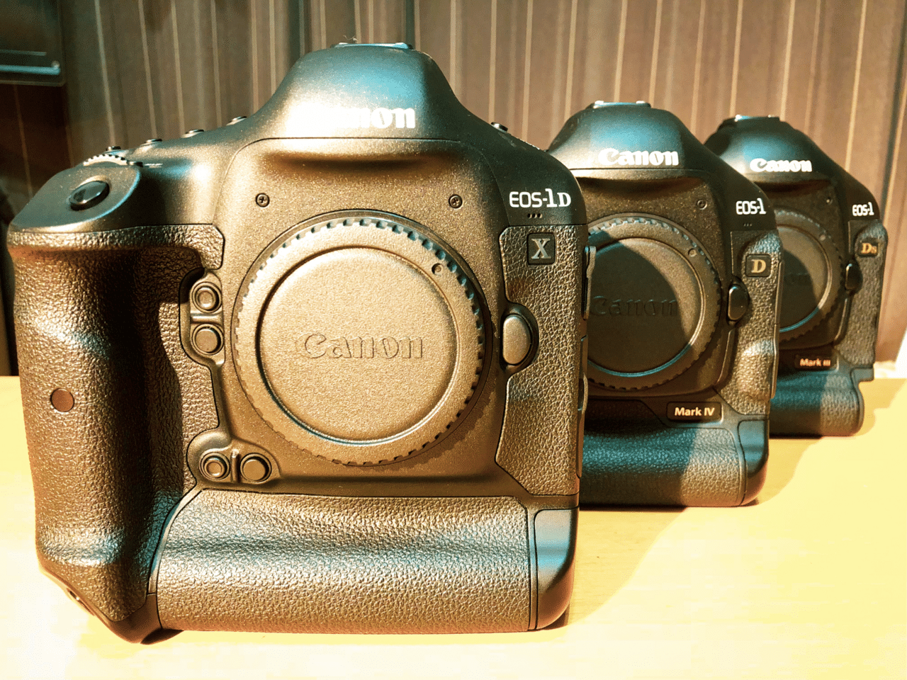 ≪S数4000以下≫キャノン Canon EOS 1DX ボディ ≪S数4000以下