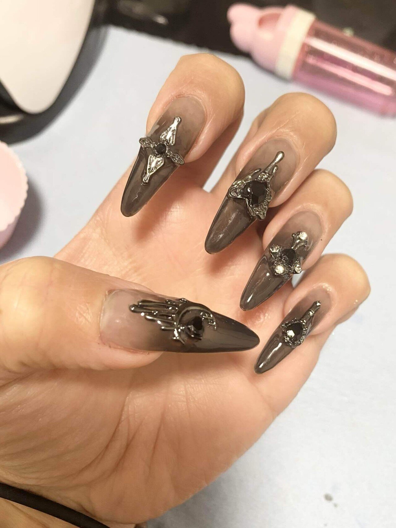 ゴシックなネイル｜705