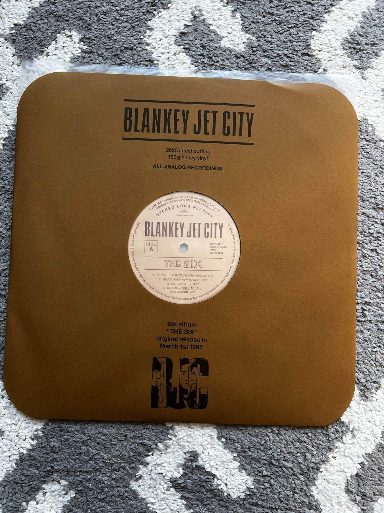 Blankey Jet City」の「The Six」はオリジナルのレコードを持ってる