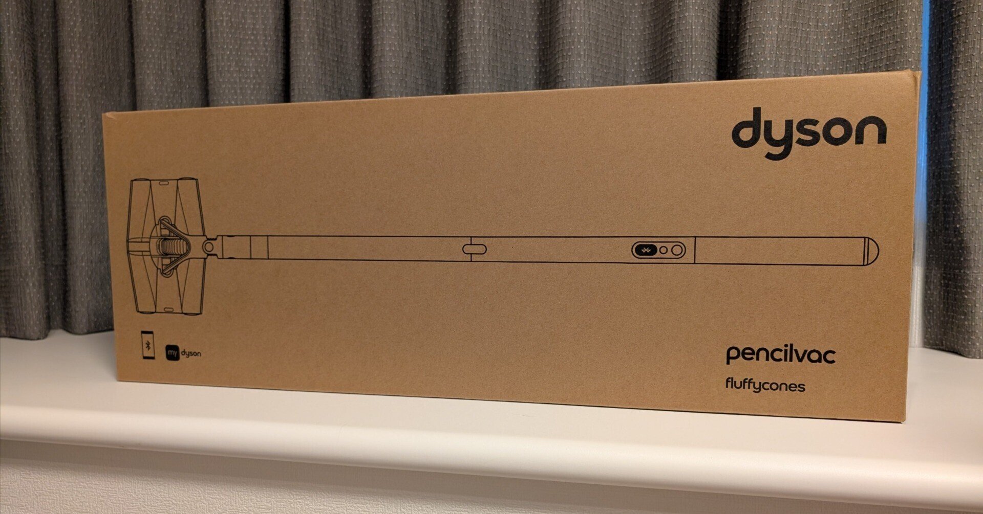 Dyson PencilVac Fluffycones (SV50 FC)一か月弱レビュー｜ブルータビー