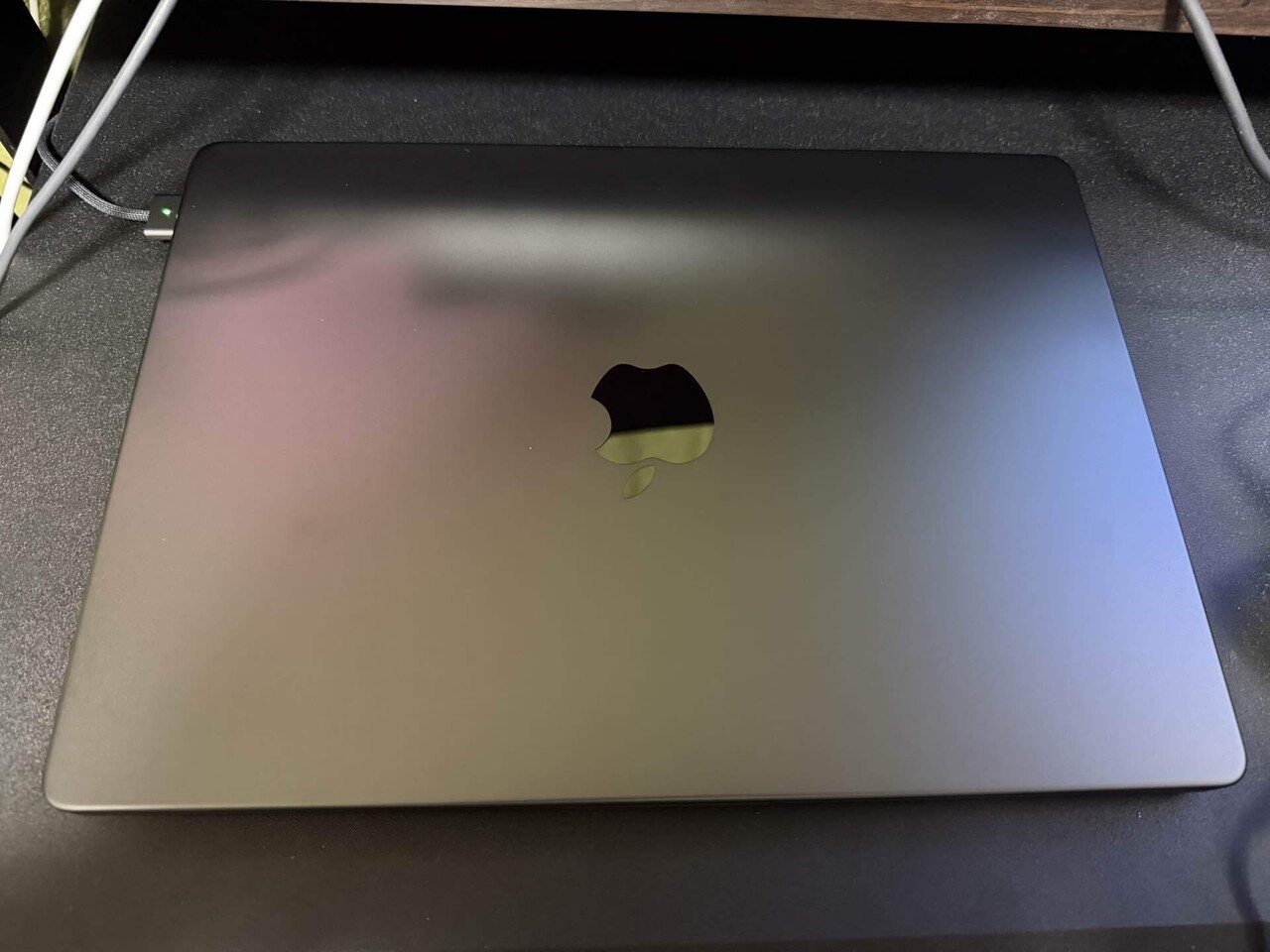 メモリ不足らしいのでM5Proが出るのを待たずに MacBook Pro (M5) 買っ