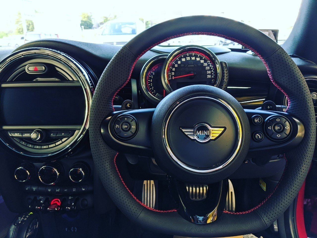 MINI f56 JCW ステアリング交換｜佐野よしひろ