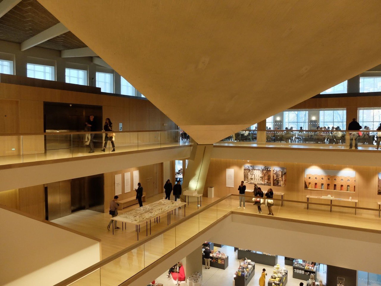 デザインとテクノロジーの秘密を知る_【ミュージアム視察レポート